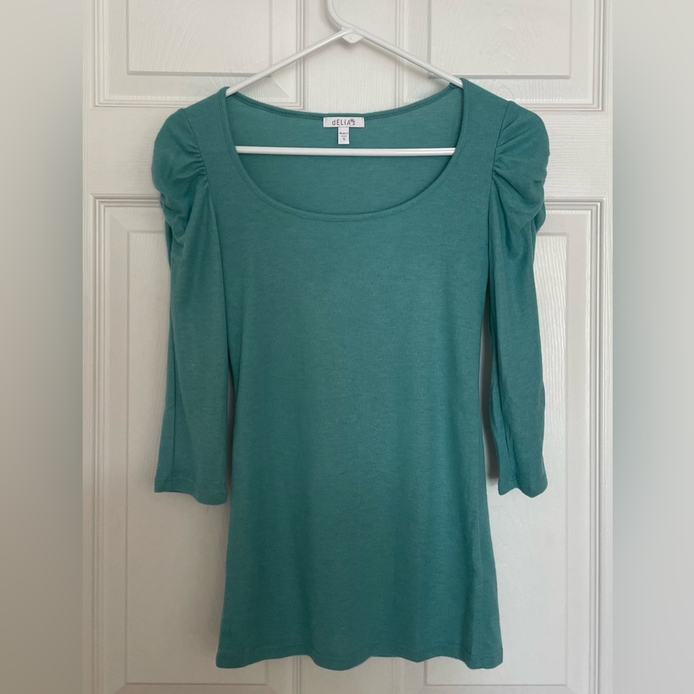 Delia’s u-neck top with ruching at sleeves, never worn